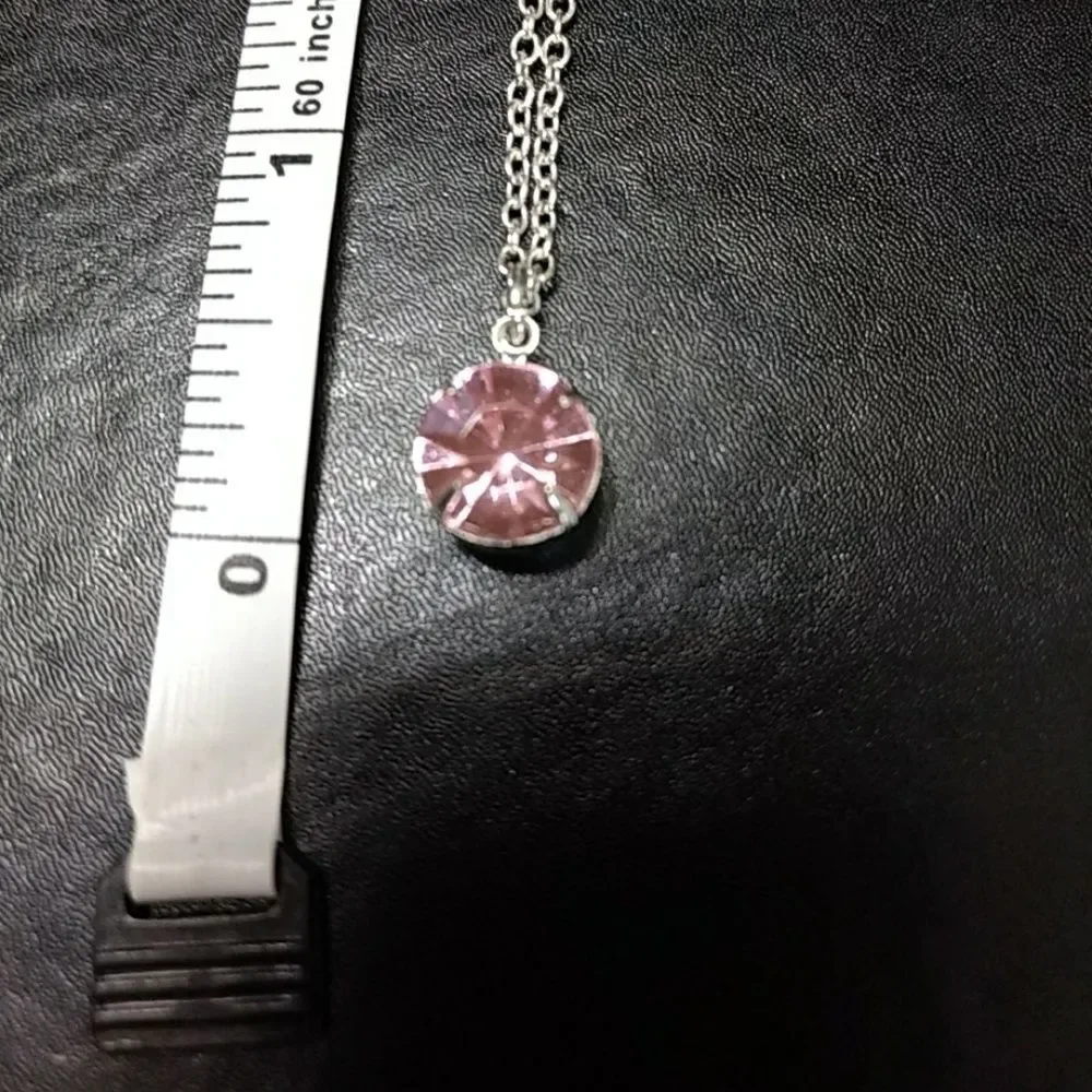 Silver tone and pink stone necklace 18-21